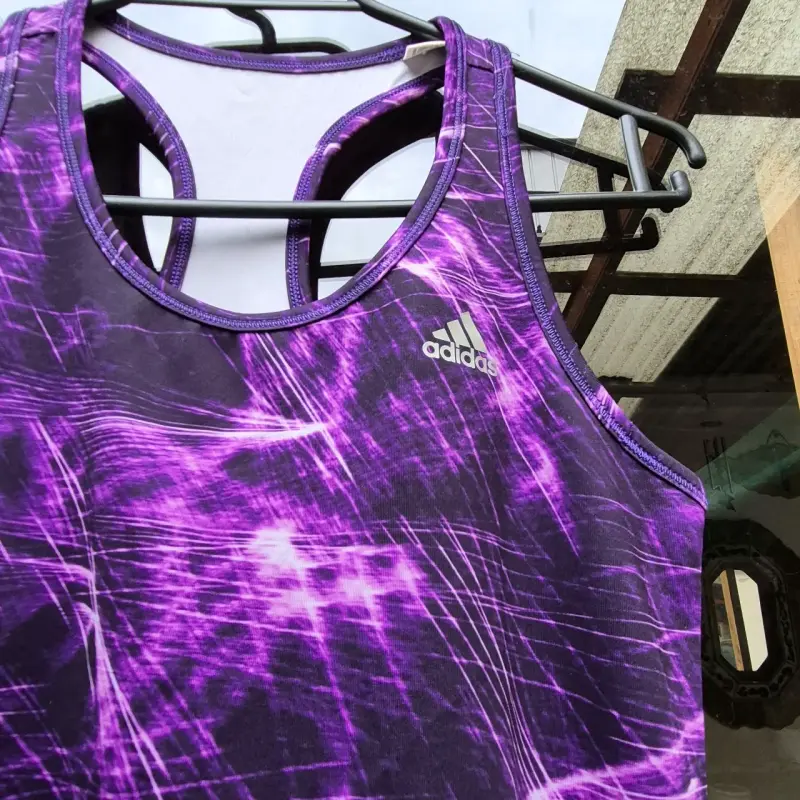 Polera deportiva Adidas Techfit morada - 2