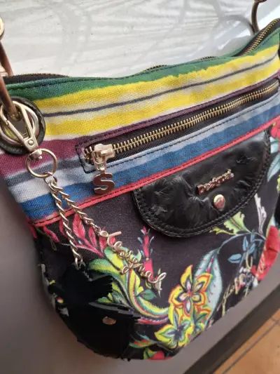 Bolso/cartera Desigual estampado floral colorido - miniatura 2