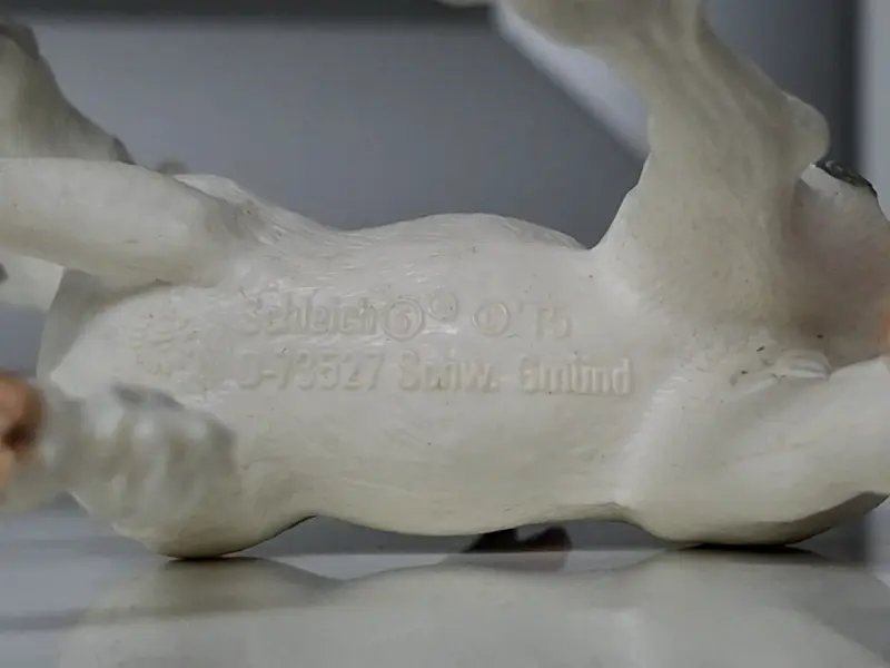 Figura de unicornio Schleich con crin arcoíris - 3