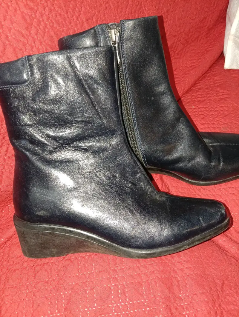 Talla 34, Botines de cuero negro marca 16 horas