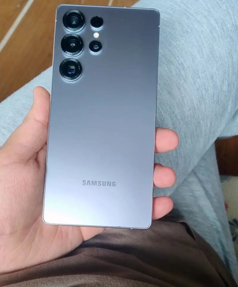 Smartphone Samsung Galaxy S25 Ultra en buen estado - 4