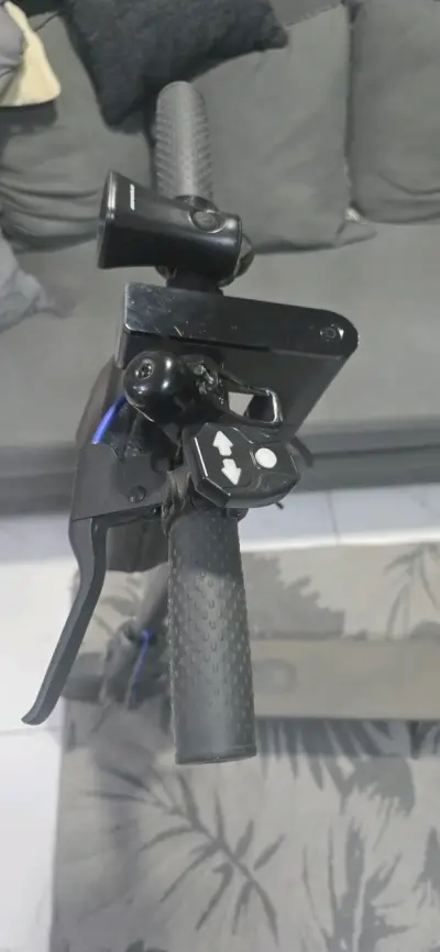 Scooter eléctrico plegable en buen estado - miniatura 4