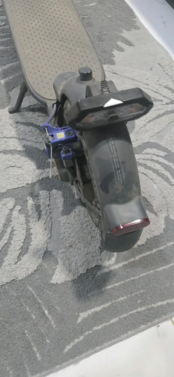 Scooter eléctrico plegable en buen estado - 5