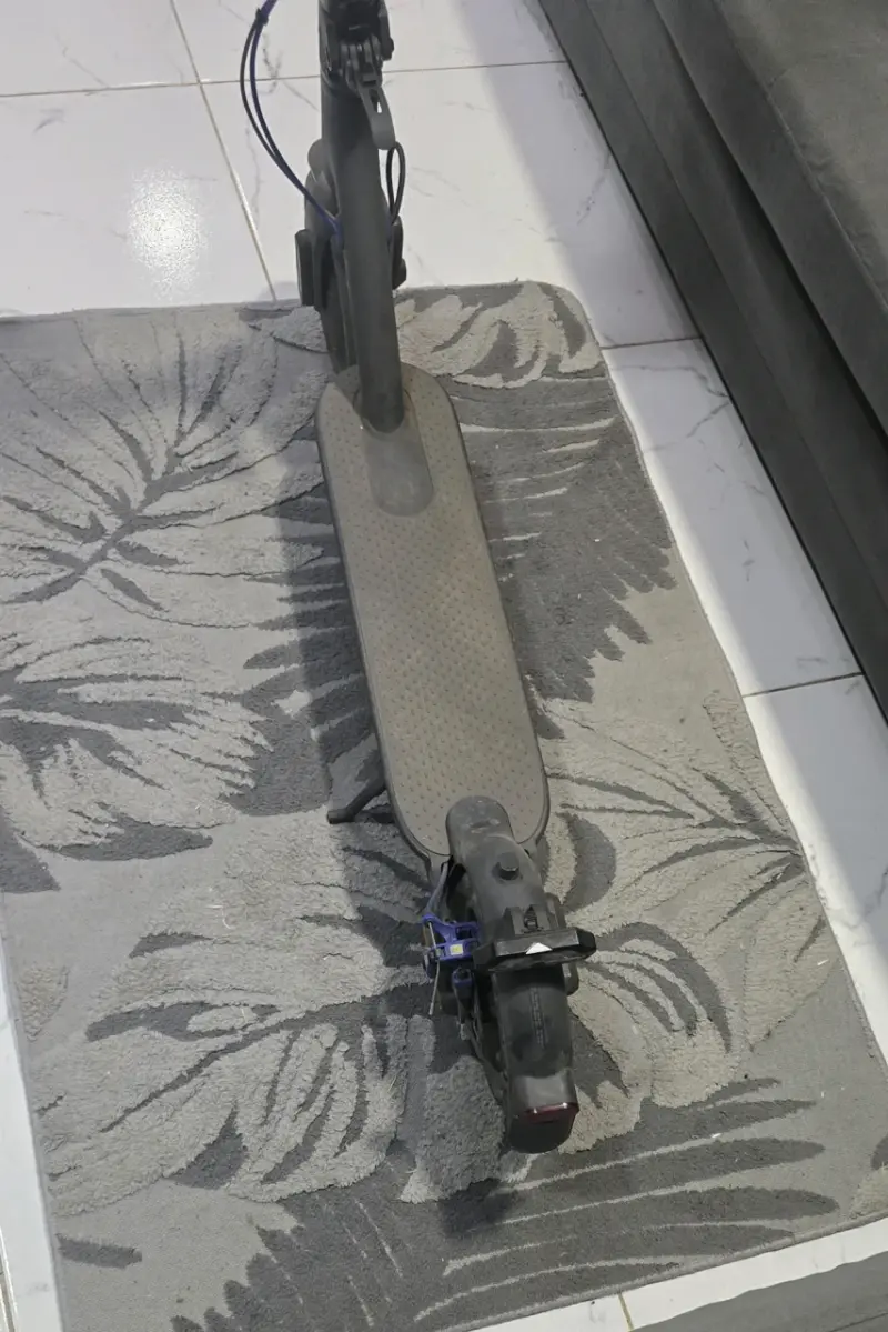 Scooter eléctrico plegable en buen estado - 6