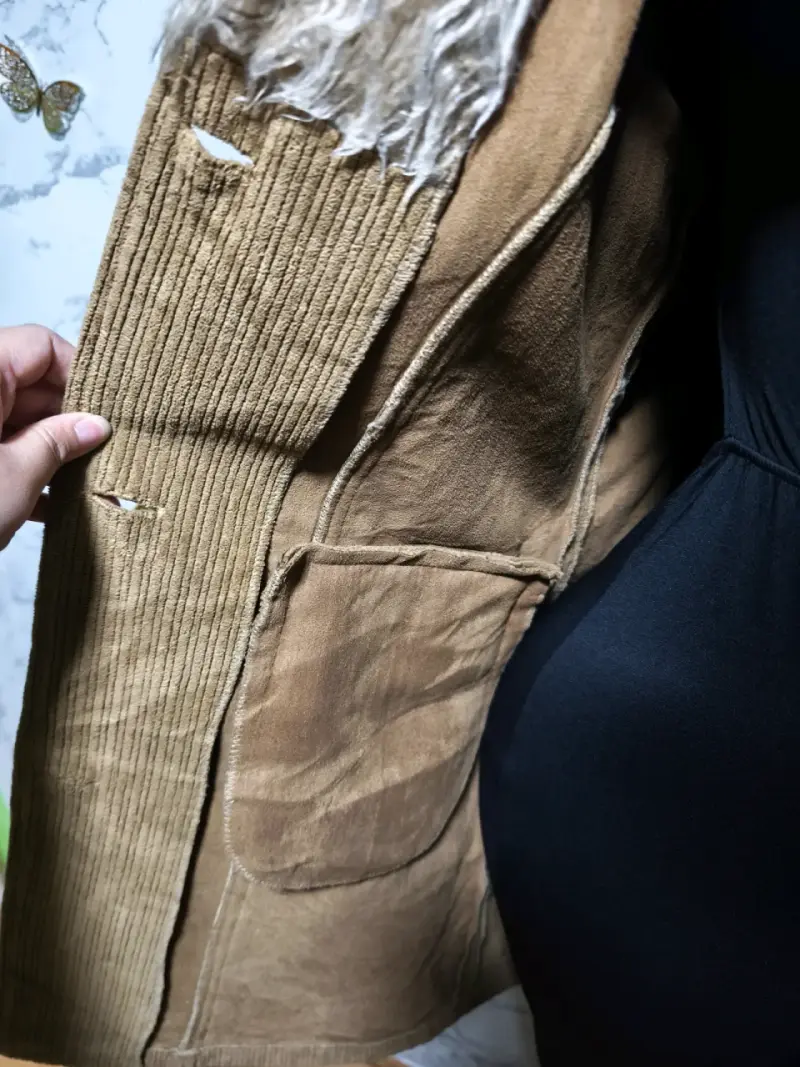 Abrigo de mujer con cuello y puños de peluche - 5
