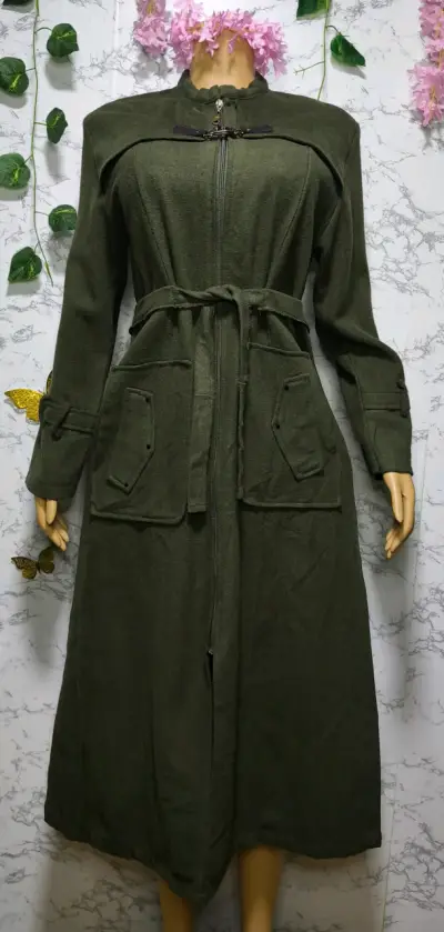 Abrigo largo verde con cinturón para mujer - miniatura 2