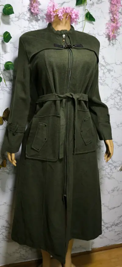 Abrigo largo verde con cinturón para mujer - miniatura 4