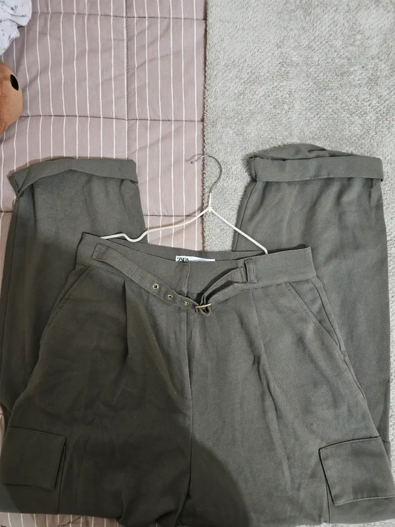 Pantalones cargo verde oliva para mujer - 2