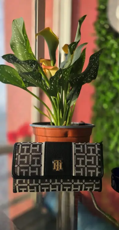 Billetera Tommy Hilfiger trifold monograma - miniatura 1