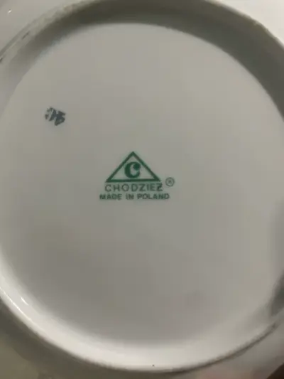 Plato de porcelana con diseño floral Chodziez - miniatura 2