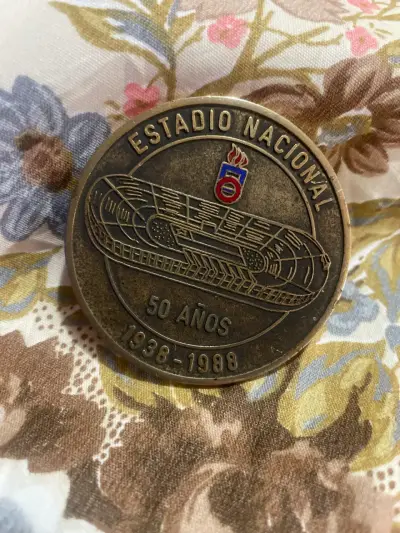 Medalla Conmemorativa Estadio Nacional 50 Años 1938-1988 - miniatura 1