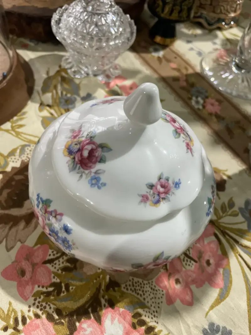 Azucarero de porcelana con diseño floral - 2