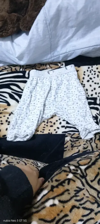 Lote de bodies y pantalón para bebé - miniatura 4