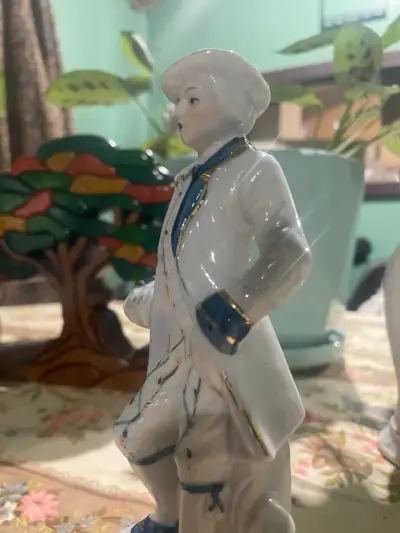 Figura de porcelana decorativa estilo clásico - miniatura 4