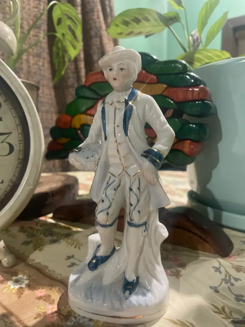 Figura de porcelana decorativa estilo clásico - 5