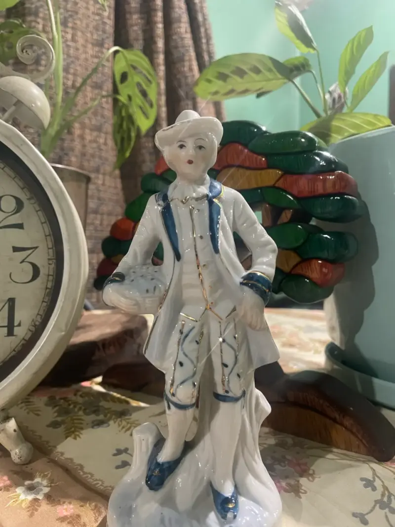 Figura de porcelana decorativa estilo clásico - 6