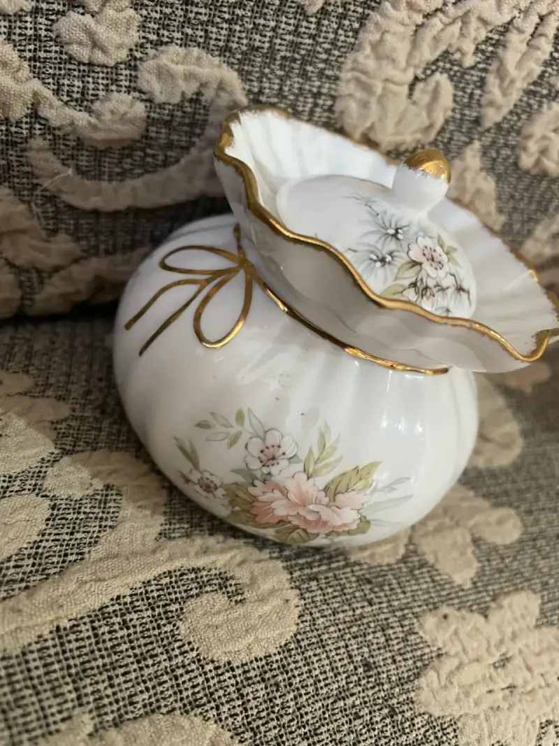 Azucarero de porcelana fina con detalles dorados - 2