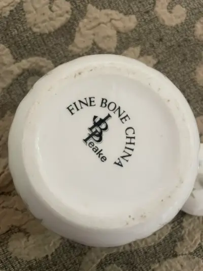 Azucarero de porcelana fina con detalles dorados - miniatura 4
