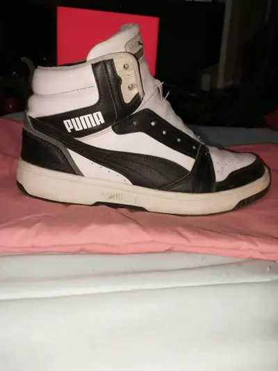 Zapatillas deportivas Puma blancas y negras - miniatura 2