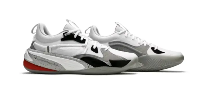 Zapatillas deportivas blancas y negras puma