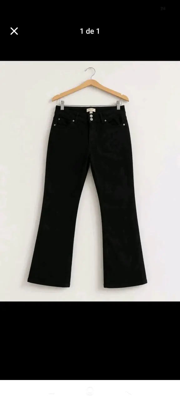 Jeans acampanados negros para mujer