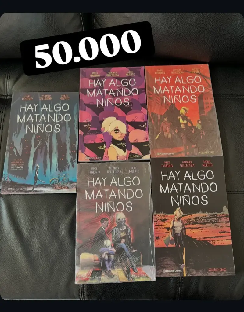 Colección de cómics 'Hay Algo Matando Niños'