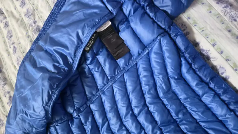 Chaqueta acolchada azul Marmot para hombre - 2