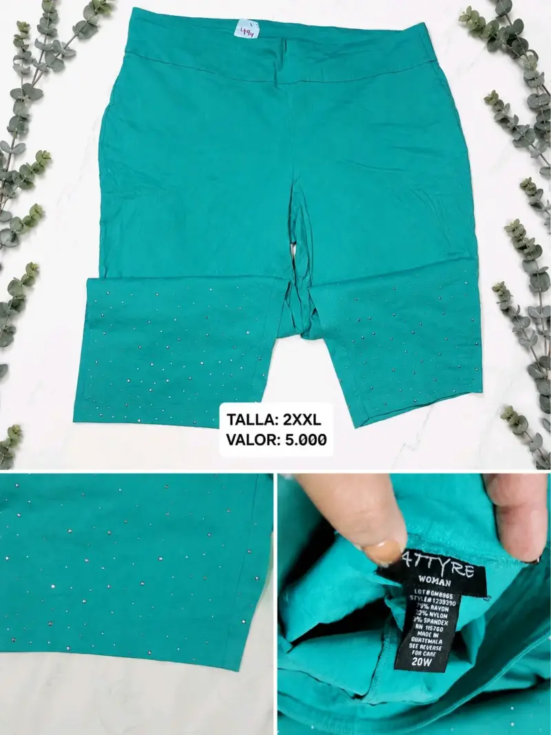 Pantalones turquesa con detalles brillantes