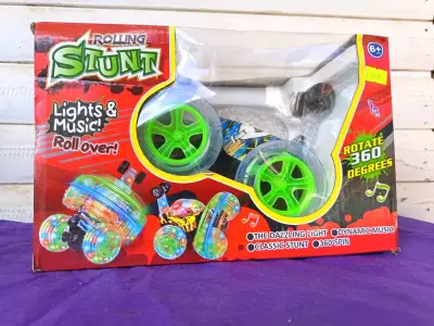 Auto de juguete con luces,música, control remoto - miniatura 1