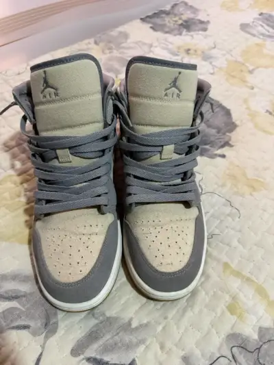 Zapatillas Air Jordan 1 mid coconut milk - miniatura 1