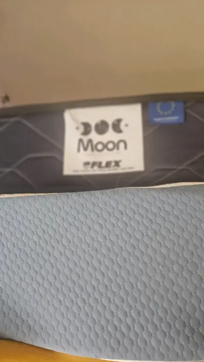 Colchón Flex Moon de una plaza en buen estado - miniatura 3