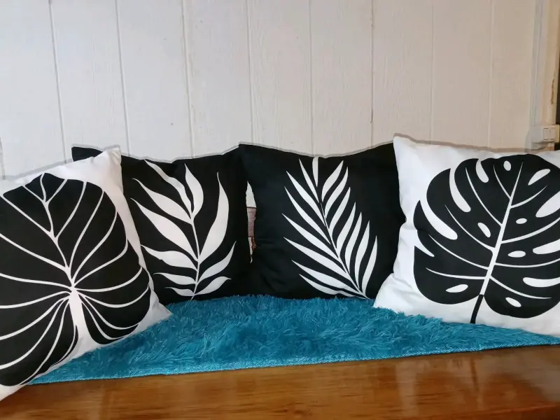 Cojines decorativos con diseño de hojas - 1