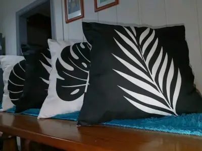 Cojines decorativos con diseño de hojas - miniatura 2