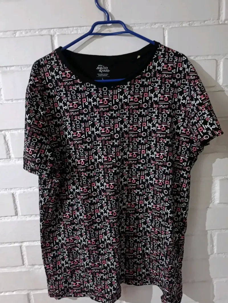 Polera estampada Squid Game para hombre