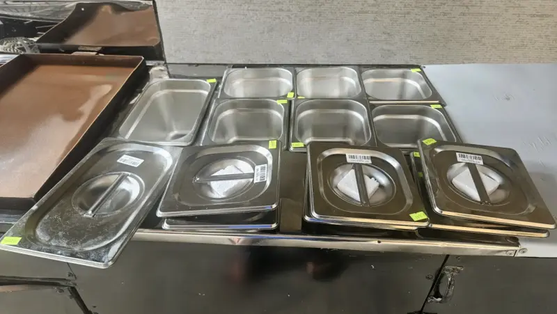 Carro de Comida Rápida con Parrilla y Freidora - 4