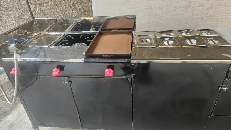 Carro de Comida Rápida con Parrilla y Freidora - 6