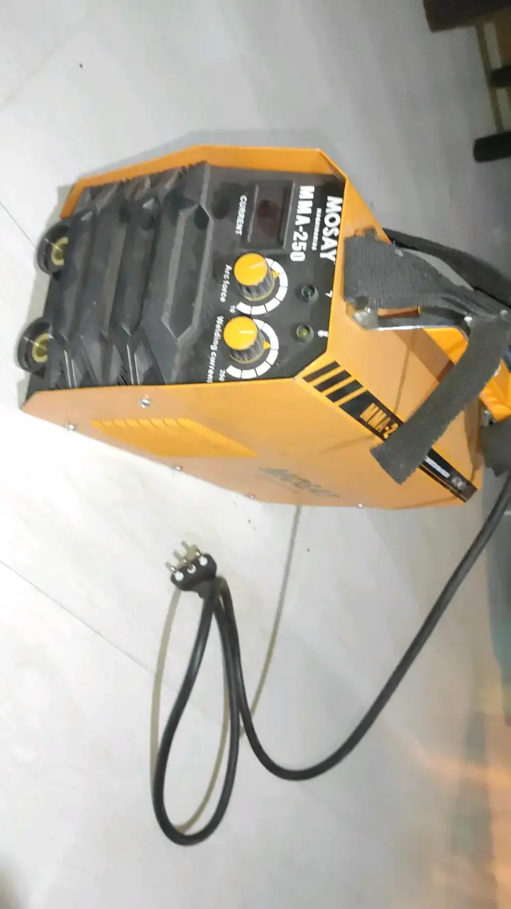 Soldadora Inversora Mosay MMA-250 Portátil - 5