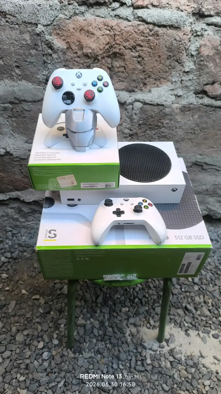 Consola Xbox Series S 512GB con Control - 1
