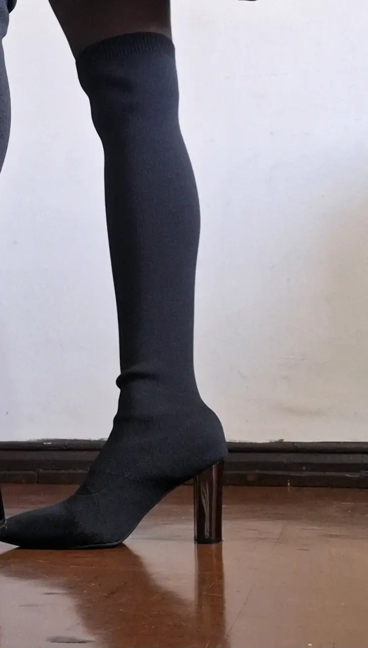 Botas negras de tacón alto hasta la rodilla - 3