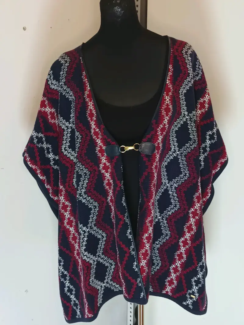 Poncho tejido Tommy Hilfiger con diseño zigzag - 1
