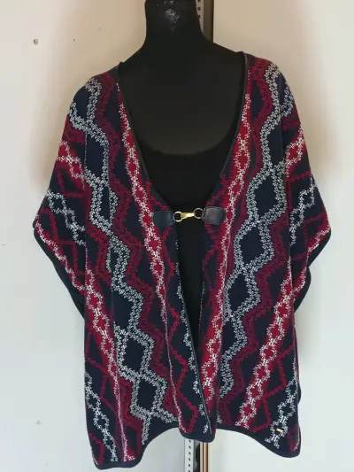 Poncho tejido Tommy Hilfiger con diseño zigzag - miniatura 1