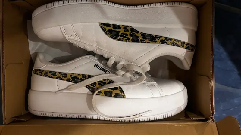 Zapatillas Puma blancas con diseño animal print - 1