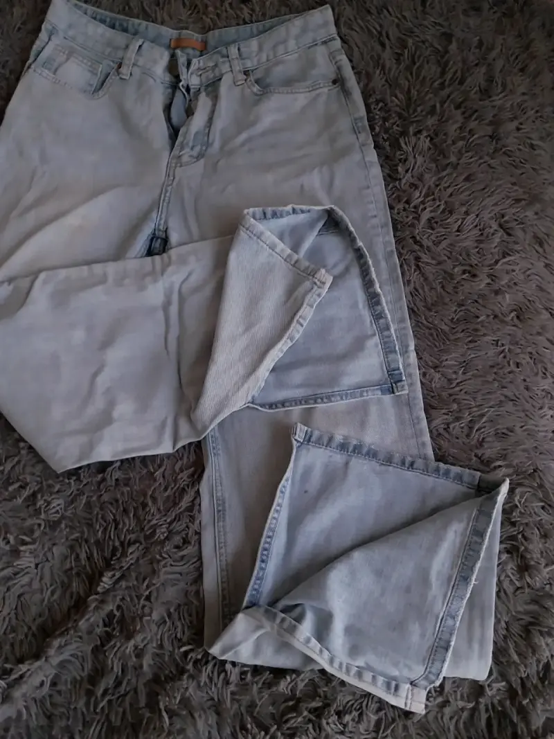 Jeans de mezclilla con diseño de hojas y pájaro - 3