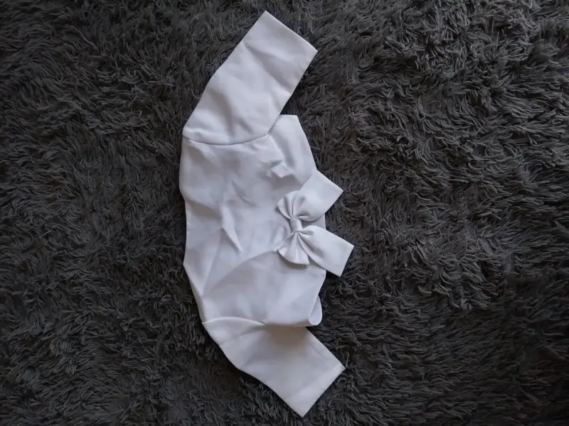 Vestido blanco de niña con bordado floral - 5