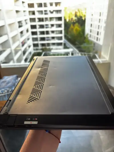 Laptop HP Envy 13 con Intel Core i7 - miniatura 3