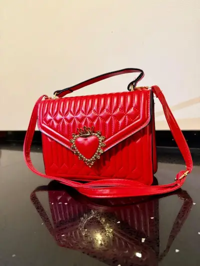 Cartera de mano con detalles brillantes - miniatura 2