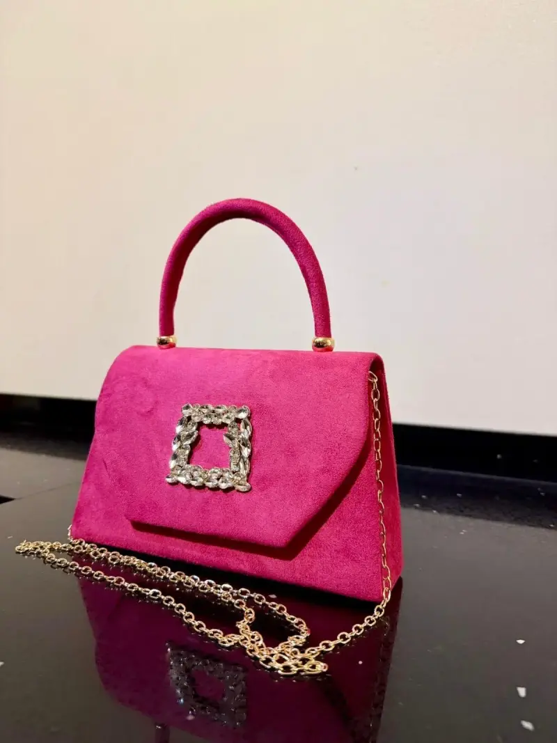 Cartera de mano con detalles brillantes - 4