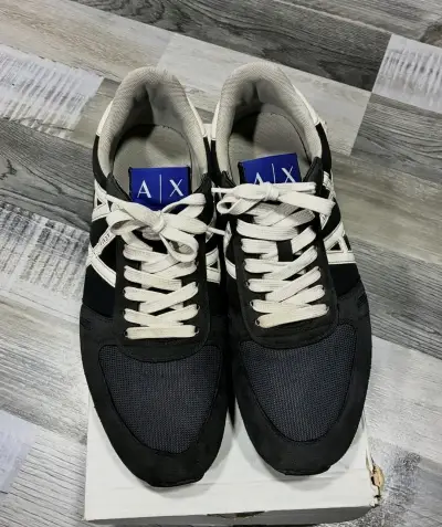 Zapatillas deportivas Armani Exchange negras y blancas - miniatura 1