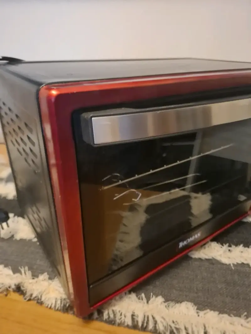 Horno eléctrico Thomas rojo con controles manuales - 2
