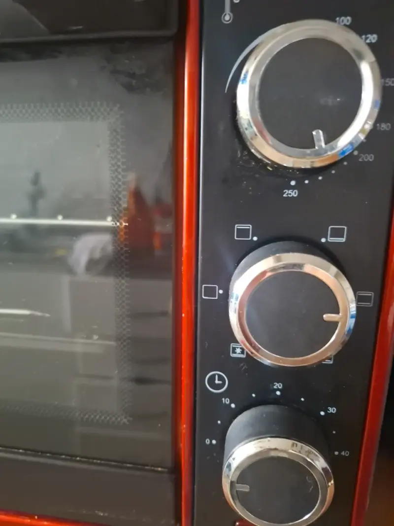 Horno eléctrico Thomas rojo con controles manuales - 3